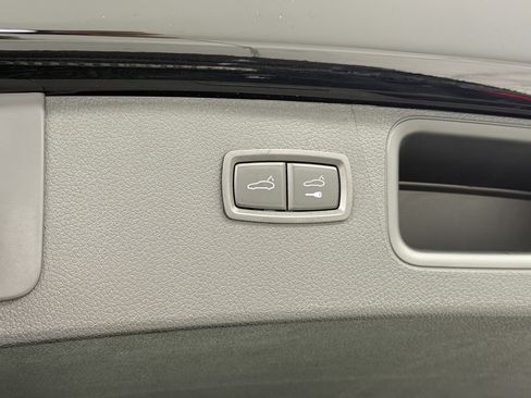 Certified 2026 Porsche Macan AWD/4WD image 60