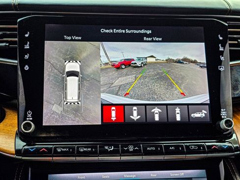 Used 2022 Jeep Grand Wagoneer Series III image 17