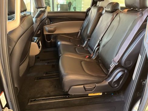 Used 2025 Kia Carnival image 20