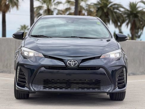 Used 2018 Toyota Corolla SE w/ Carpet Mat Package (TMS) FWD image 3