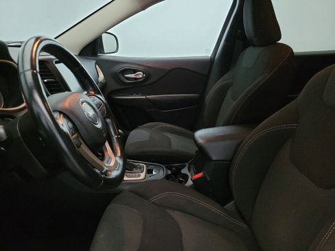 Used 2016 Jeep Cherokee Latitude w/ Comfort/Convenience Group image 17