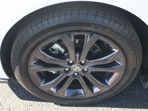 Used 2024 Toyota Sienna XSE image 27