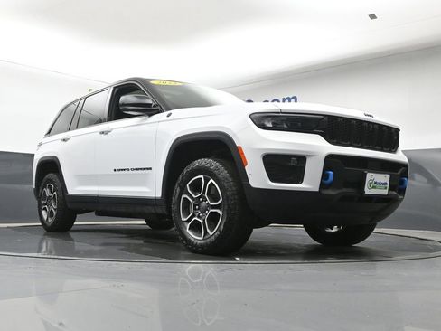 Used 2023 Jeep Grand Cherokee Trailhawk w/ Advanced Protech Group II image 28