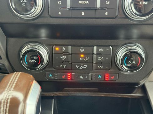 Used 2020 Ford F150 Limited image 28