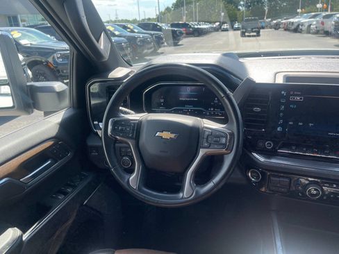 Used 2024 Chevrolet Silverado 2500 High Country w/ High Country Premium Package AWD/4WD image 16