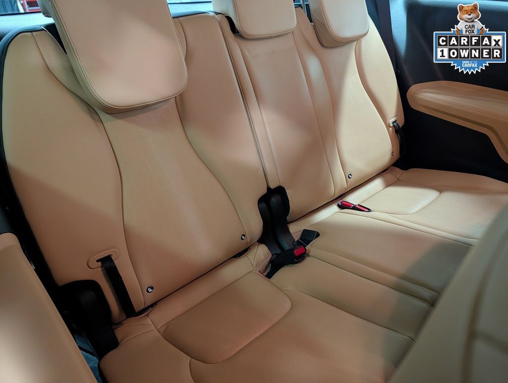 Certified 2024 Kia Carnival LX FWD image 33