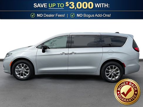 Used 2024 Chrysler Pacifica Touring-L AWD/4WD image 2