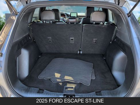 Used 2025 Ford Escape ST-Line image 22