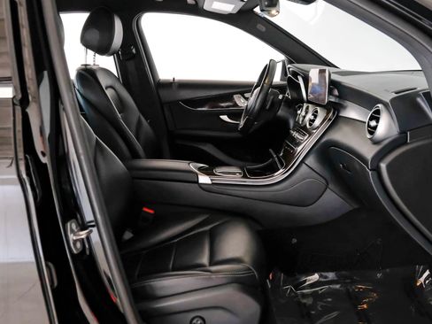 Used 2020 Mercedes-Benz GLC 300 4MATIC image 39