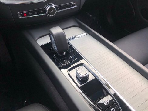 Used 2025 Volvo XC60 T8 Plus w/ Protection Package Premier image 28