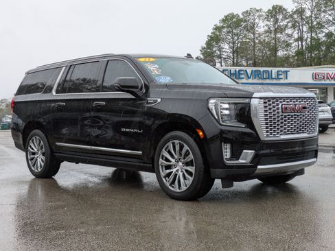 Used 2021 GMC Yukon XL Denali w/ Denali Premium Package RWD image 2