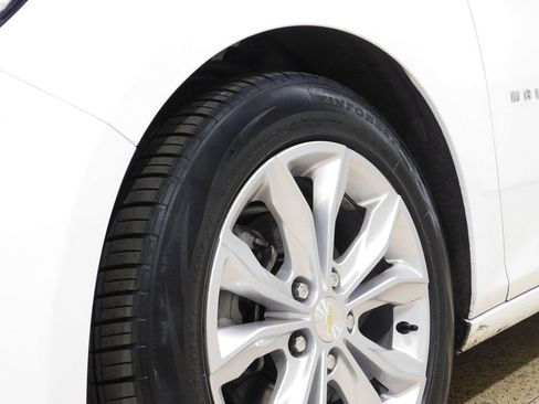 Used 2023 Chevrolet Malibu LT FWD image 18