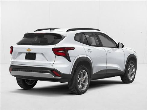 New 2026 Chevrolet Trax LT w/ Driver Confidence Package FWD image 2