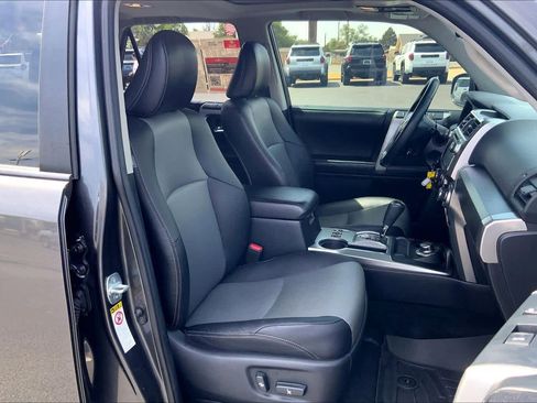 Used 2016 Toyota 4Runner SR5 Premium AWD/4WD image 9