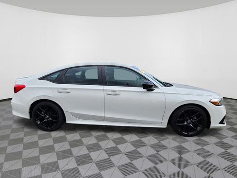 Used 2023 Honda Civic Sport image 6