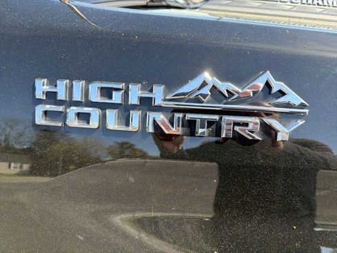 Used 2022 Chevrolet Silverado 3500 High Country w/ Safety Package II image 7