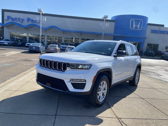 Used 2023 Jeep Grand Cherokee Limited AWD/4WD image 4