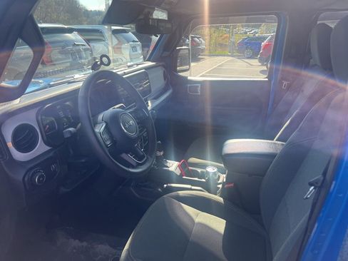 Used 2024 Jeep Wrangler Willys image 6