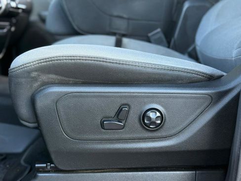 Used 2019 RAM 1500 Big Horn image 32