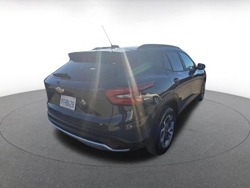 Used 2025 Chevrolet Trax LT image 21