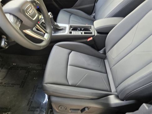 New 2025 Audi Q3 2.0T Premium image 23
