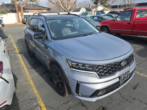 Used 2021 Kia Sorento SX image 2