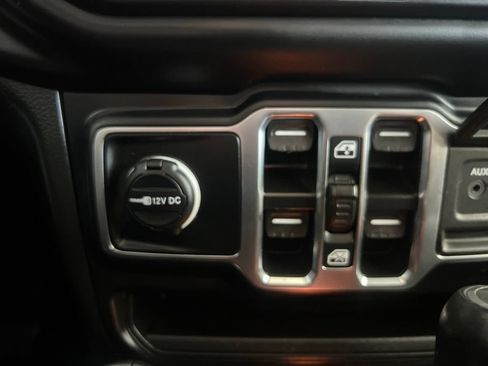 Used 2023 Jeep Wrangler Unlimited Sahara AWD/4WD image 78