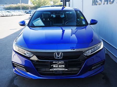 Used 2019 Honda Accord Sport image 2