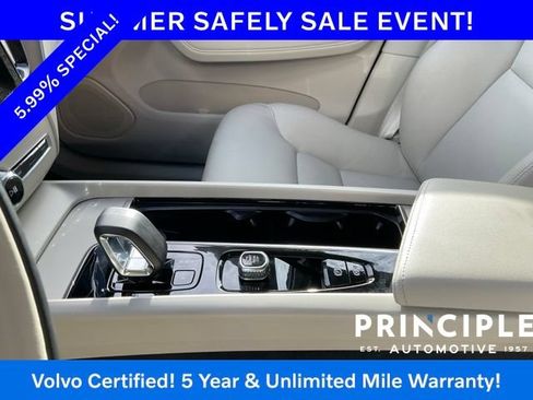 Certified 2024 Volvo XC60 B5 Core AWD/4WD image 18