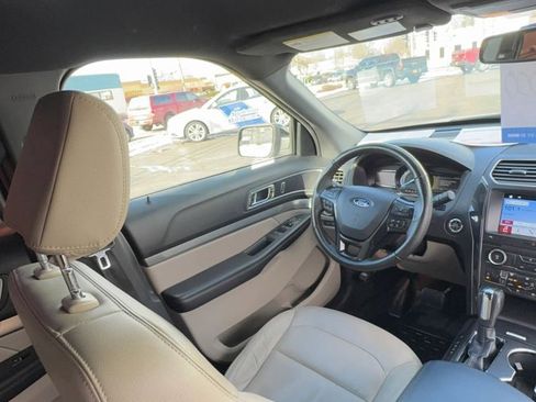 Used 2018 Ford Explorer XLT w/ Equipment Group 202A image 13