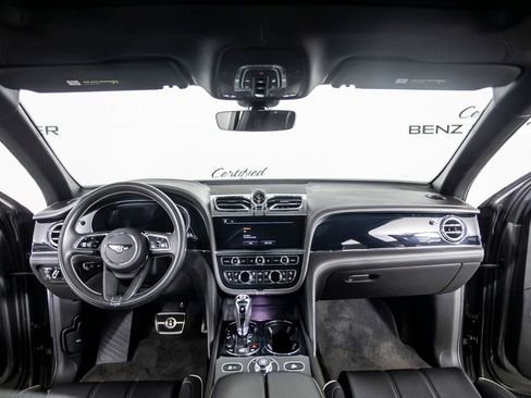 Used 2022 Bentley Bentayga image 25