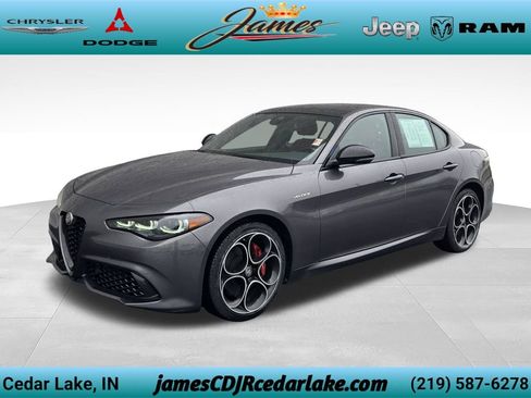 Used 2024 Alfa Romeo Giulia Veloce AWD/4WD image 1