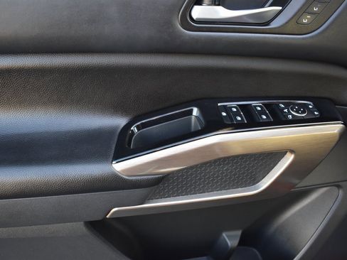 Used 2022 Nissan Pathfinder Platinum w/ Cargo Package image 11