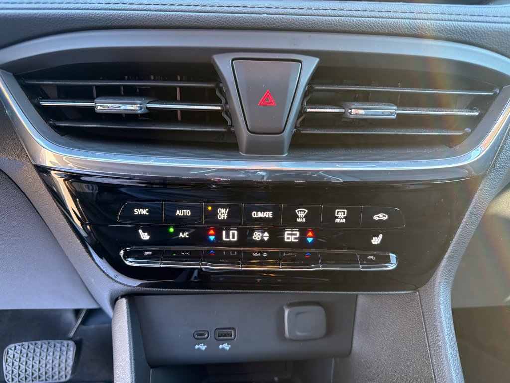 Used 2024 Buick Encore GX Avenir w/ Avenir Technology Package FWD image 23