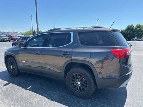 Used 2019 GMC Acadia SLT w/ LPO, Cargo Package FWD image 4