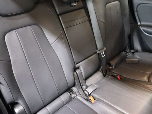 Used 2020 Mercedes-Benz GLB 250 image 20