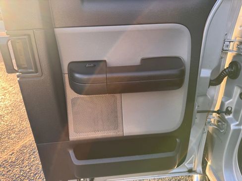 Used 2004 Ford F150 XLT image 26