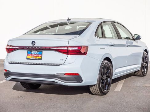 New 2026 Volkswagen Jetta SE FWD image 3