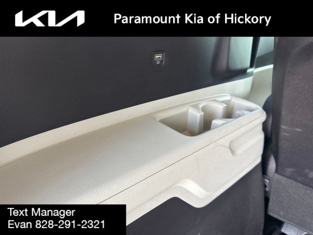 Used 2023 Kia Carnival SX Prestige FWD image 16