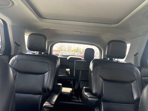 Used 2023 Ford Explorer XLT w/ Equipment Group 202A AWD/4WD image 36