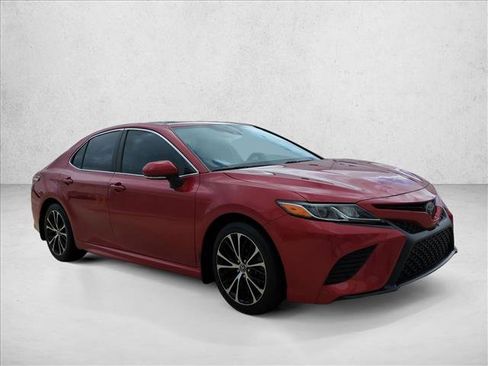 Certified 2020 Toyota Camry SE w/ Convenience Package FWD image 3
