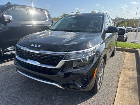 Used 2023 Kia Seltos S w/ Navigation Package image 2