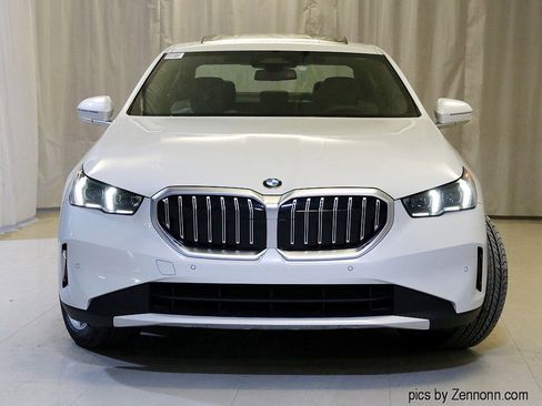 Used 2025 BMW 530i xDrive image 5