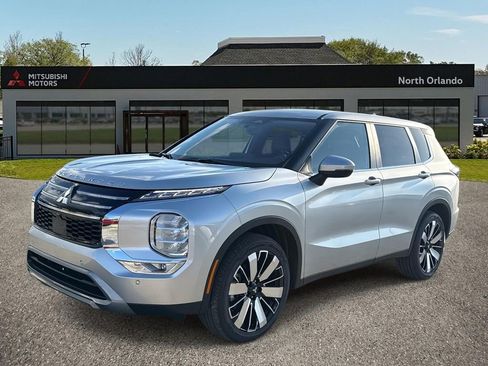 New 2026 Mitsubishi Outlander SE image 7