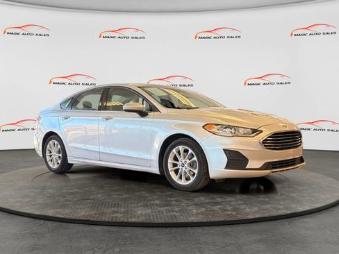 Used 2019 Ford Fusion SE image 6