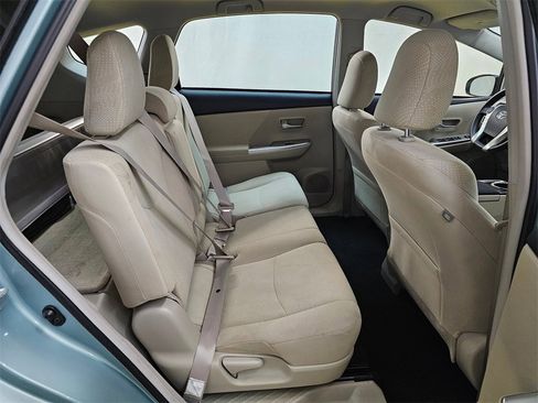 Used 2014 Toyota Prius V Three image 12