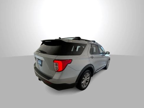Used 2022 Ford Explorer XLT w/ Equipment Group 202A AWD/4WD image 8