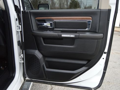 Used 2017 RAM 1500 Laramie w/ Convenience Group image 25