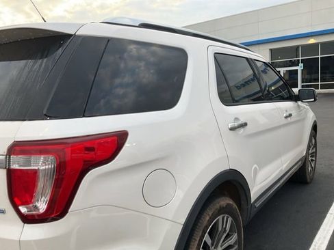 Used 2019 Ford Explorer Platinum image 6