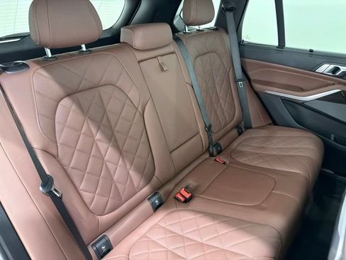Used 2024 BMW X5 xDrive40i w/ Premium Package AWD/4WD image 22